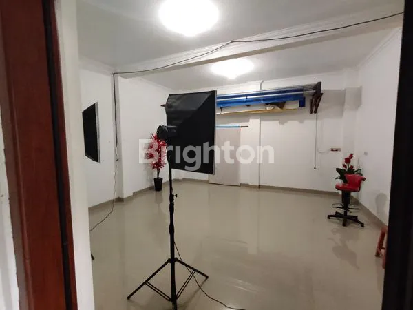 image RUMAH LUAS & STUDIO FOTO SUMENEP (4)