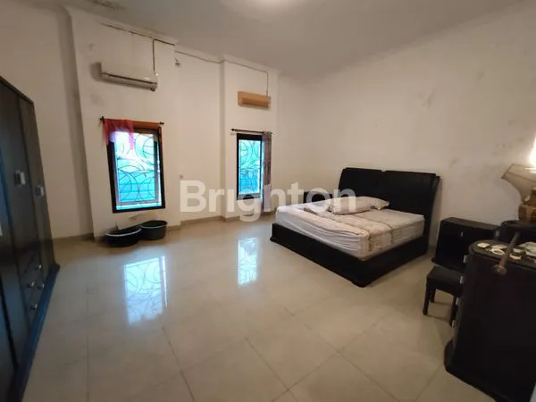 image RUMAH LUAS & STUDIO FOTO SUMENEP (7)