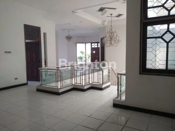 image SIMPANG DARMO PERMAI SELATAN, LUAS TANAH 355M2, HOOK, SIAP HUNI (1)