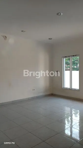 image RUMAH KEBAYORAN LAMA, BANGUNAN 2 LANTAI (5)