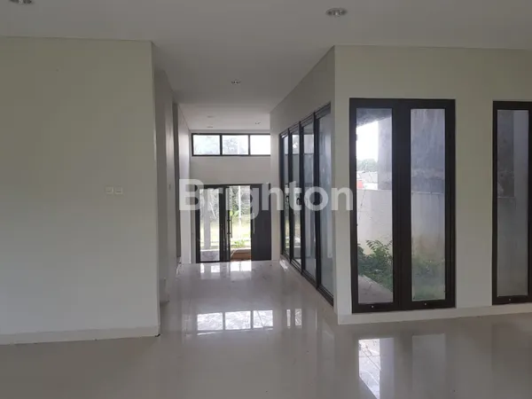 image RUMAH BARU LUAS 3 LANTAI CLUSTER NYAMAN DAN ASRI DI PERUMAHAN KOTA BOGOR (2)