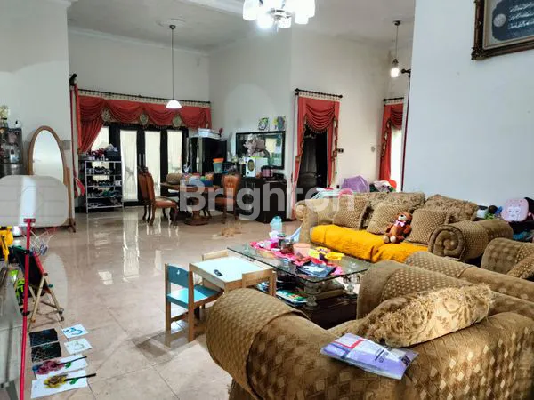 image JUAL RUMAH POJOK 0 JALAN RAYA BESAR SAWOJAJAR (1)