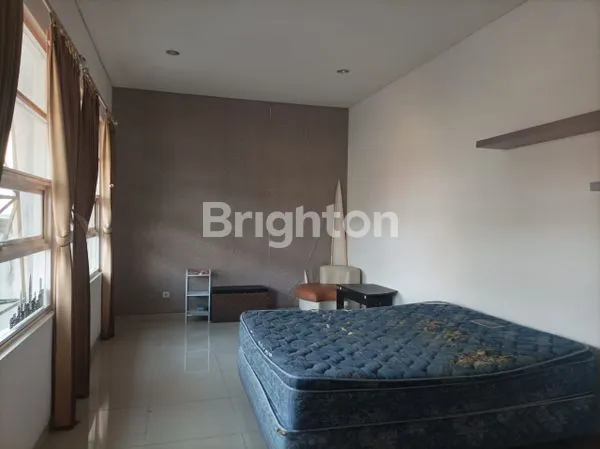 image RUMAH MINIMALIS BAGUS TERAWAT SIAP HUNI DI RUNGKUT ASRI (3)