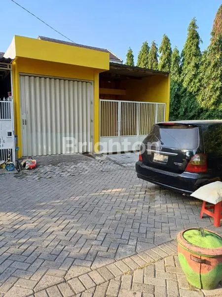 image RUMAH DI PERUM SWAN MENGANTI GRESIK JAWA TIMUR (1)