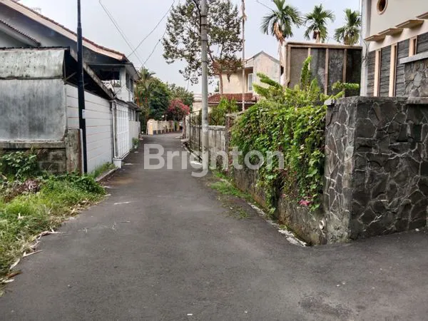 image RUMAH TINGGAL + KEBUN DI LOKASI STRATEGIS DI PUSAT KOTA (3)