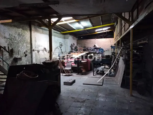 image RUMAH 3 LANTAI+ ROOFTOP BONUS GUDANG, BISNIS MENGUNTUNGKAN YANG SUDAH BERJALAN SAYAP RAJAWALI (4)