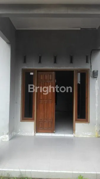 image RUMAH POJOK AREA PERUMAHAN DI TULUNGAGUNG (1)