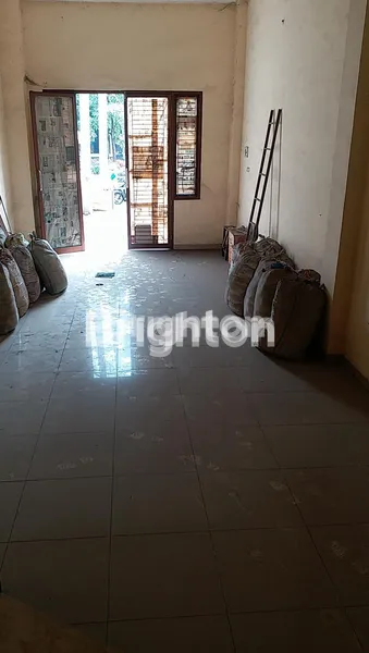 image RUKO STRATEGIS SEBELAHAN DGN MIXUE DAN OYO. MURAH RUKO 3.5LANTAI DI SUKOMANUNGGAL TANJUNGSARI TANDES SURABAYA BARAT. COCOK UTK KANTOR DAN CAFE (5)