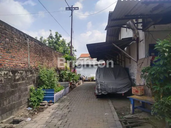 image RUMAH LOKASI STRATEGIS COCOK BUAT USAHA DI KUTISARI SELATAN SURABAYA (4)