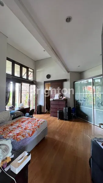 image RUMAH 3 LANTAI SIAP HUNI, DIENG MALANG (5)