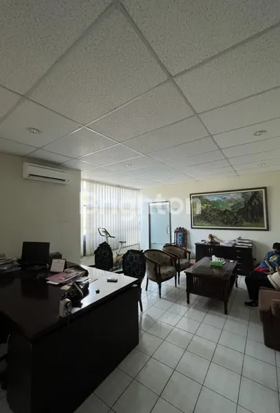 image GEDUNG PERKANTORAN STRATEGIS DI RAYA PRAPEN-JEMURSARI, SURABAYA (3)