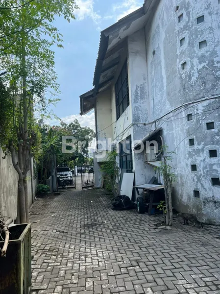 image GEDUNG PERKANTORAN STRATEGIS DI RAYA PRAPEN-JEMURSARI, SURABAYA (6)