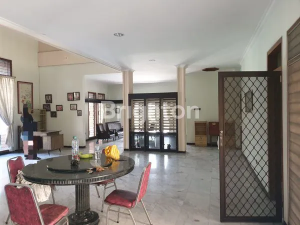 image RUMAH SURABAYA BARAT COCOK UNTUK RESTO/ KANTOR (2)