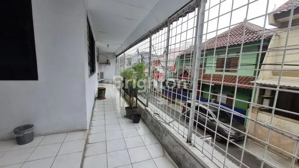 image RUMAH MANGGIS TANJUNG DUREN 2 LANTAI FULL FURNISH DENGAN CARPORT 1 MOBIL (5)