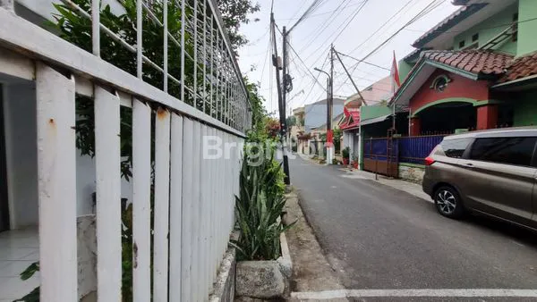 image RUMAH MANGGIS TANJUNG DUREN 2 LANTAI FULL FURNISH DENGAN CARPORT 1 MOBIL (6)
