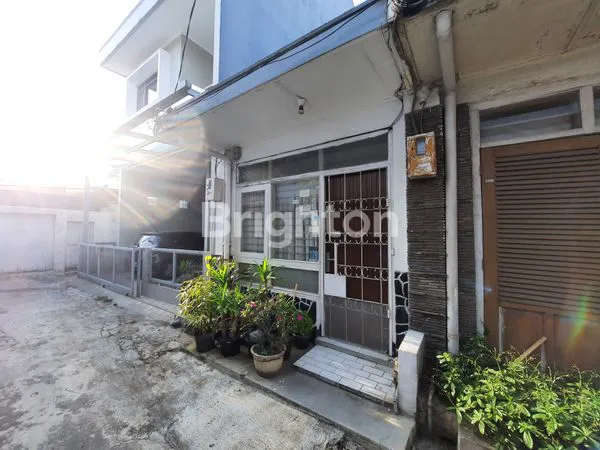 image JUAL RUMAH TINGGAL YANG NYAMAN DAN DI DALAM LINGKUNGAN YANG TENANG, TEPAT DITENGAH KOTA (1)