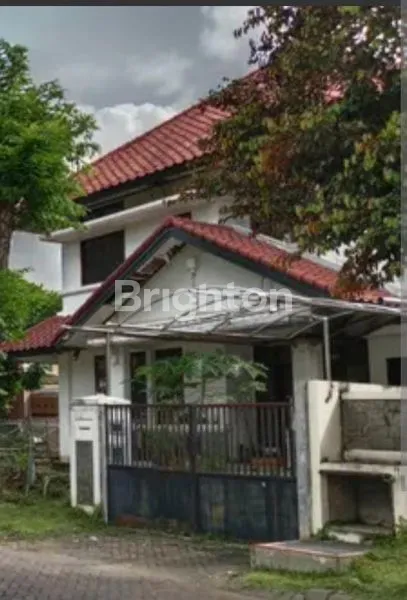 Gambar Property RUMAH HOOK HITUNG TANAH 2 LT POSISI STRATEGIS DI GRAHA FAMILI SURABAYA BARAT