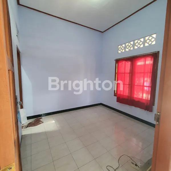 image RUMAH CANTIK, BERSIH, NYAMAN LOKASI JL RONGGOJALI NGRONGGO KEDIRI (4)