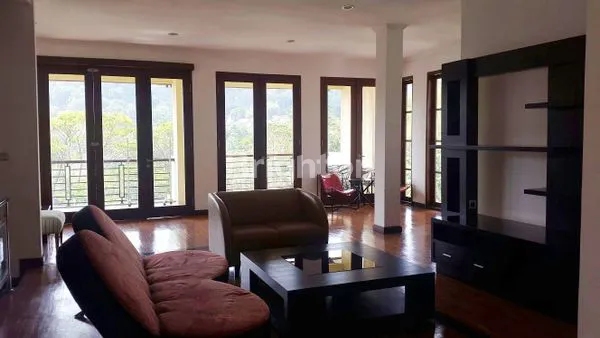 image DAGO PAKAR RESORT, RUMAH 2 LANTAI, PEMANDANGAN INDAH (5)