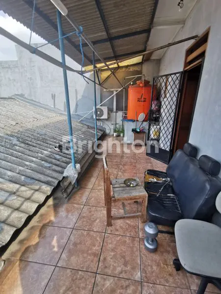 image RUMAH KOST 2½ LANTAI 14+2 KAMAR ROW MOBIL KEBON JERUK (4)