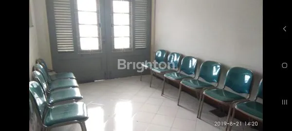 image JUAL RUMAH TINGGAL CLASSIC GAYA KOLONIAL YANG TERAWAT DENGAN BAIK, JARANG ADA (2)