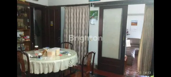 image JUAL RUMAH TINGGAL CLASSIC GAYA KOLONIAL YANG TERAWAT DENGAN BAIK, JARANG ADA (4)