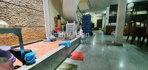 image RUMAH TOMANG 2,5 LT SIAP HUNI LOKASI SANGAT STRATEGIS (8)