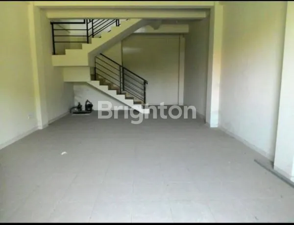 image RUKO BAGUS DENGAN LOKASI STRATEGIS 4 LT COCOK UNTUK KANTOR, EKSPEDISI, KLINIK, SALON DI JL ACHMAD YANI SURABAYA (4)
