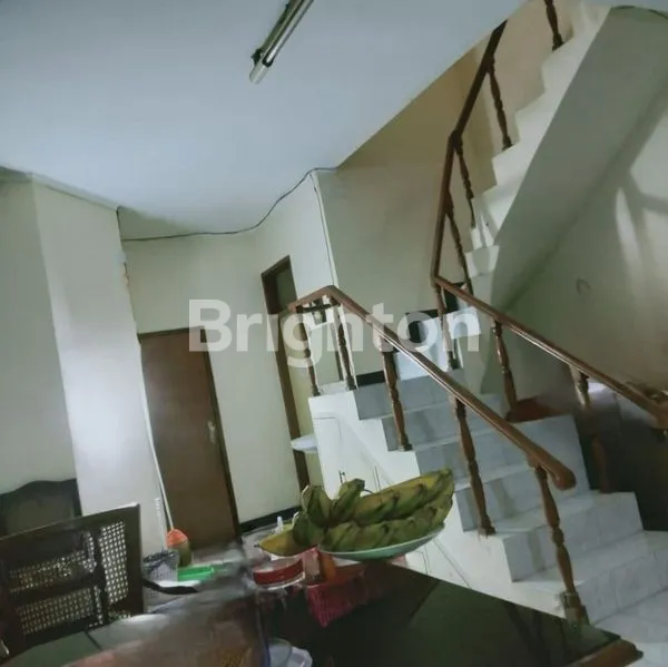 image DIJUAL CEPAT RUMAH 2 LANTAI- DARMO PERMAI (8)