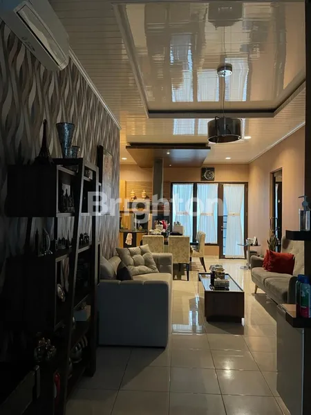 image MURAH !!! JUAL CEPAT RUMAH 2 LANTAI CLUSTER NYAMAN DAN ASRI DI LEGENDA WISATA  (3)