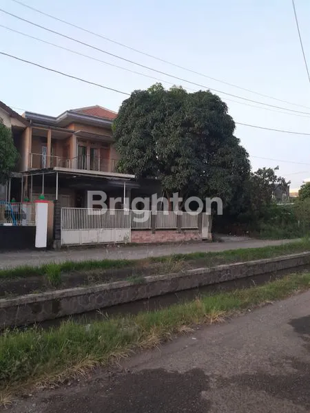 image RUMAH 2 LANTAI DI MAGUWOHARJO LT 513 M2 FULL BANGUNAN, DEKAT RUMAH SAKIT HERMINA, COCOK UNTUK GUEST HOUSE KELUARGA PASIEN, KAMAR TIDUR 12, KAMAR MANDI 5, KAMAR MANDI DALAM 1, RINGINSARI , DEPOK, SLEMAN , DIY (4)