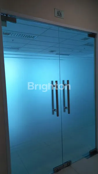 OFFICE SPACE DI GEDUNG THE HONEY LADY PLUIT