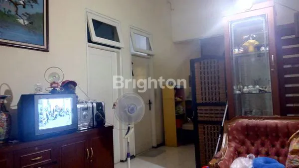 image RUMAH 2 LANTAI DI PALM SPRING (4)