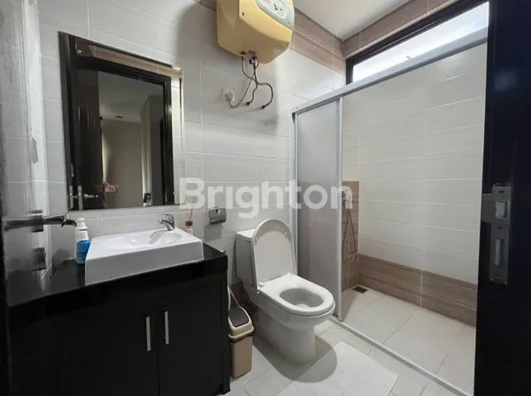 image RUMAH SIAP HUNI RAPI DI CLUSTER ILLUSTRIA EMINENT BSD TANGERANG (6)