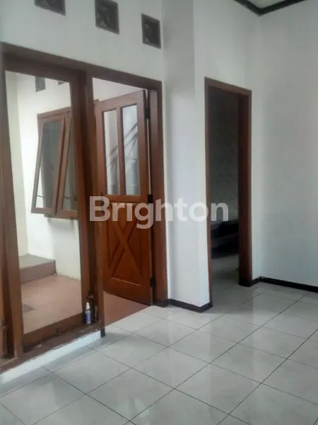 image RUMAH 1,25 LANTAI DI PERUM BINANGUN INDAH JL BALI BUDURAN SIDOARJO (4)
