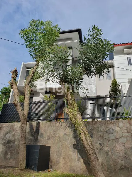 image RUMAH TERAWAT DI SETIABUDI REGENCY SIAP HUNI (1)