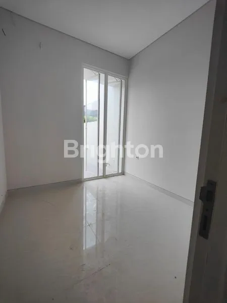 image RUMAH BARU MINIMALIS KEPUTIH DEKAT KE PAKUWON CITY, ITS (2)