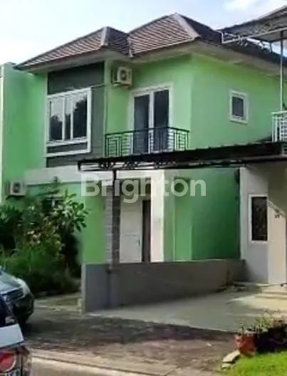 image LOKASI STRATEGIS DEKAT PINTU TOL NAROGONG,COCOK UNTUK INVESTASI,RUMAH 2 LANTAI DIDALAM CLUSTER KOTA WISATA, CIBUBUR, JAWABARAT (1)