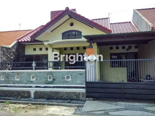 image RUMAH 1,25 LANTAI DI PERUM BINANGUN INDAH JL BALI BUDURAN SIDOARJO (1)