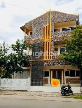 image RUMAH DI GAYUNGSARI TERAWAT  (1)