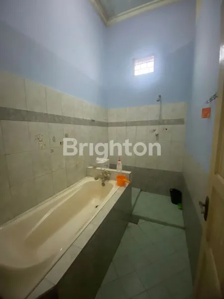 image RUMAH PINGGIR JALAN UTAMA, TENGAH KOTA SAMARINDA (6)