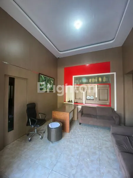 image RUMAH PINGGIR JALAN UTAMA, TENGAH KOTA SAMARINDA (7)