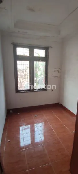 image RUMAH 2 LANTAI  BEBAS BANJIR DAN STRATEGIS  TANJUNG DUREN  (2)