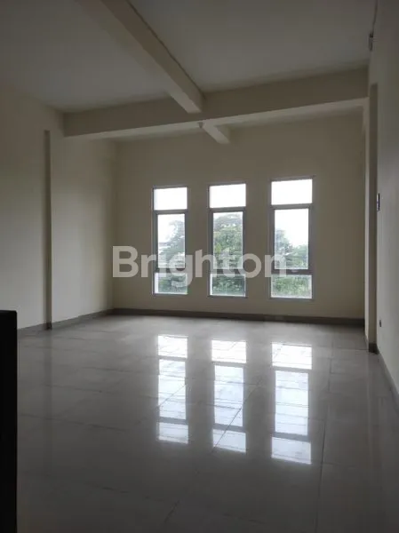 image RUKO SOLO BARU KOMPLEK PERKANTORAN DAN PERTOKOAN, 3 LANTAI, SIAP PAKAI, DEKAT THE PARK DAN PAKUWON MALL (4)
