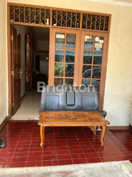 image RUMAH DENGAN LOKASI STRATEGIS, NYAMAN (2)