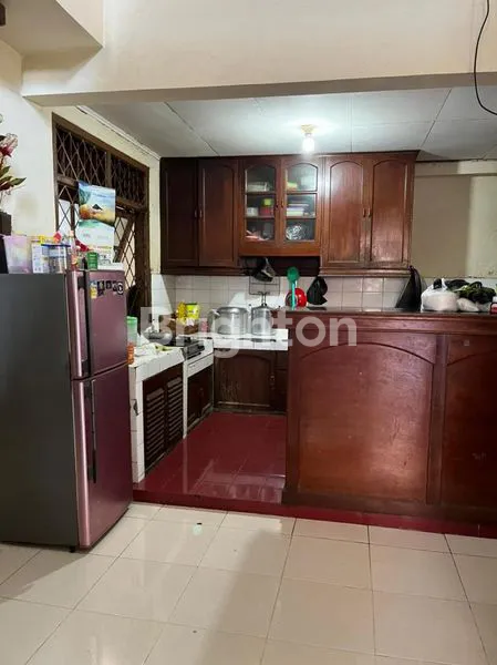 image RUMAH DENGAN LOKASI STRATEGIS, NYAMAN (3)