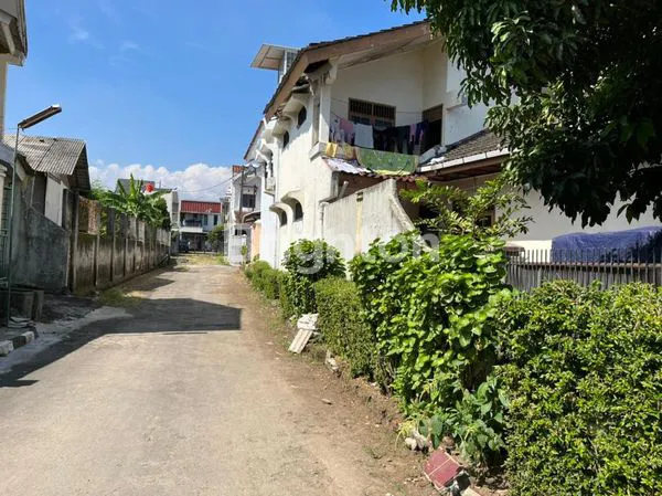 image RUMAH DENGAN LOKASI STRATEGIS, NYAMAN (5)