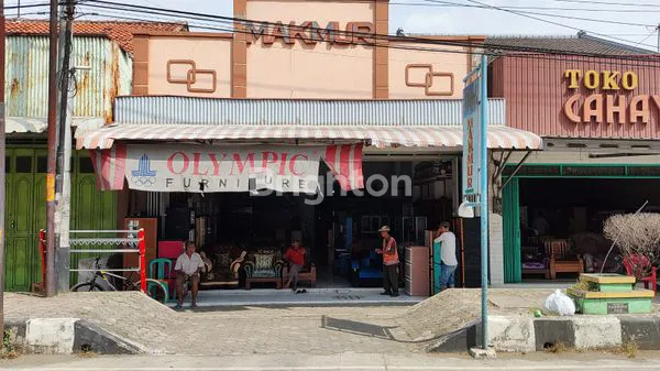 RUMAH DAN TEMPAT USAHA PINGGIR JALAN NASIONAL DIPONEGORO KOTA BREBES