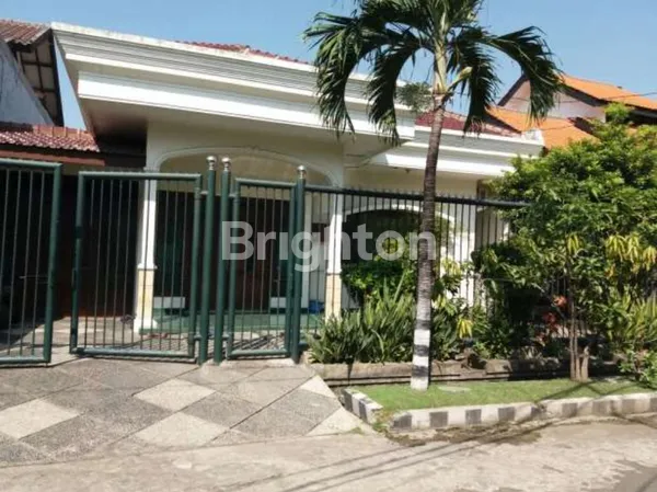 Gambar Property RUMAH BERPAGAR DAN ROW JALAN LEBAR DI MARGOREJO INDAH