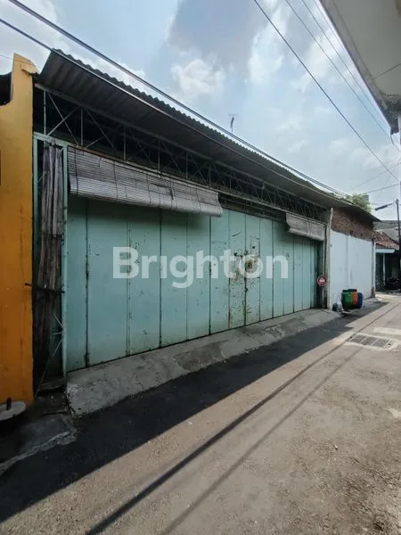 image RUMAH JUAL CEPAT TENGAH KOTA DEKAT MATAHARI SINGOSAREN DEKAT PUSAT GROSIR NONONGAN SOLO (1)